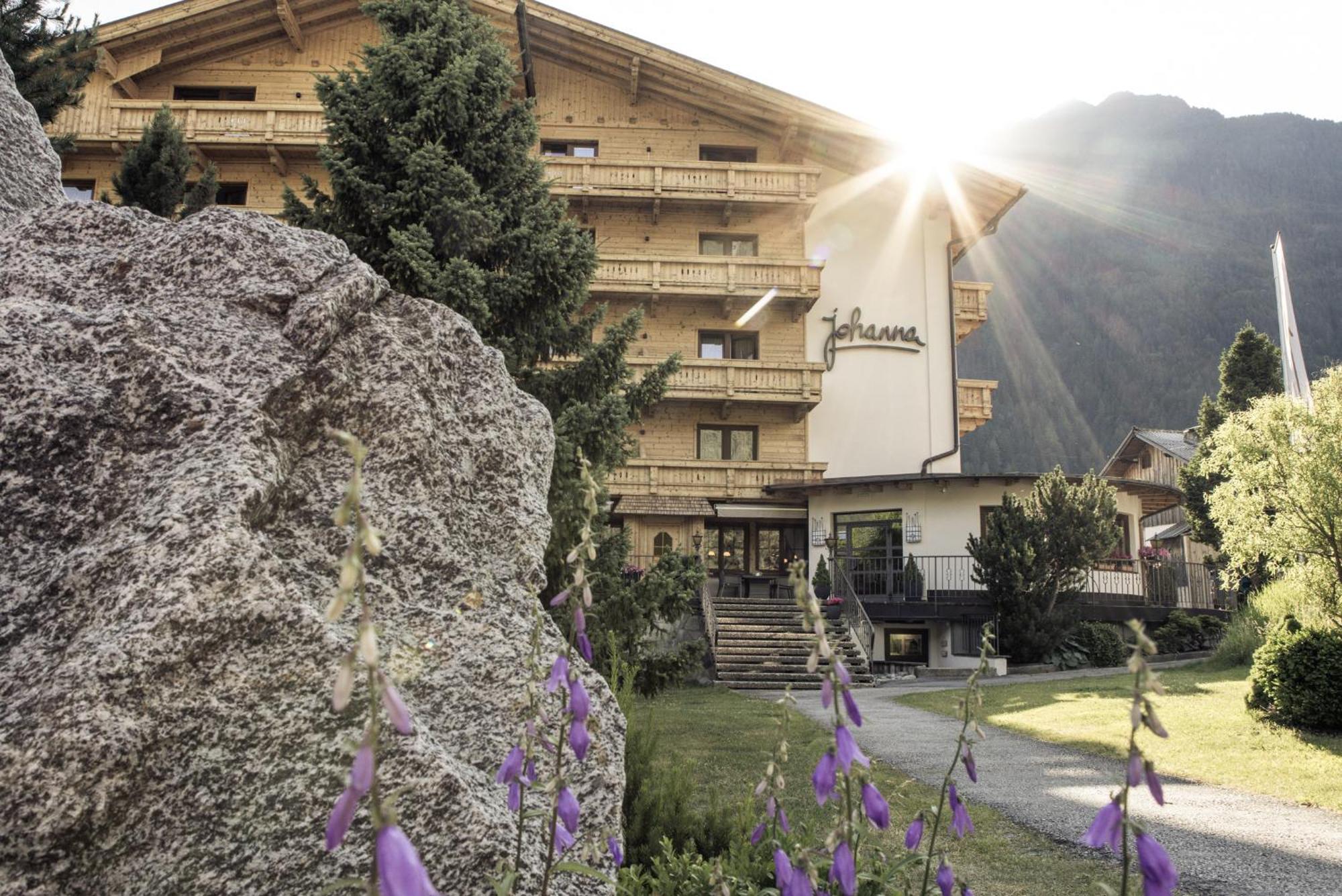 Hotel Johanna Mitten Im Oetztal Umhausen Εξωτερικό φωτογραφία